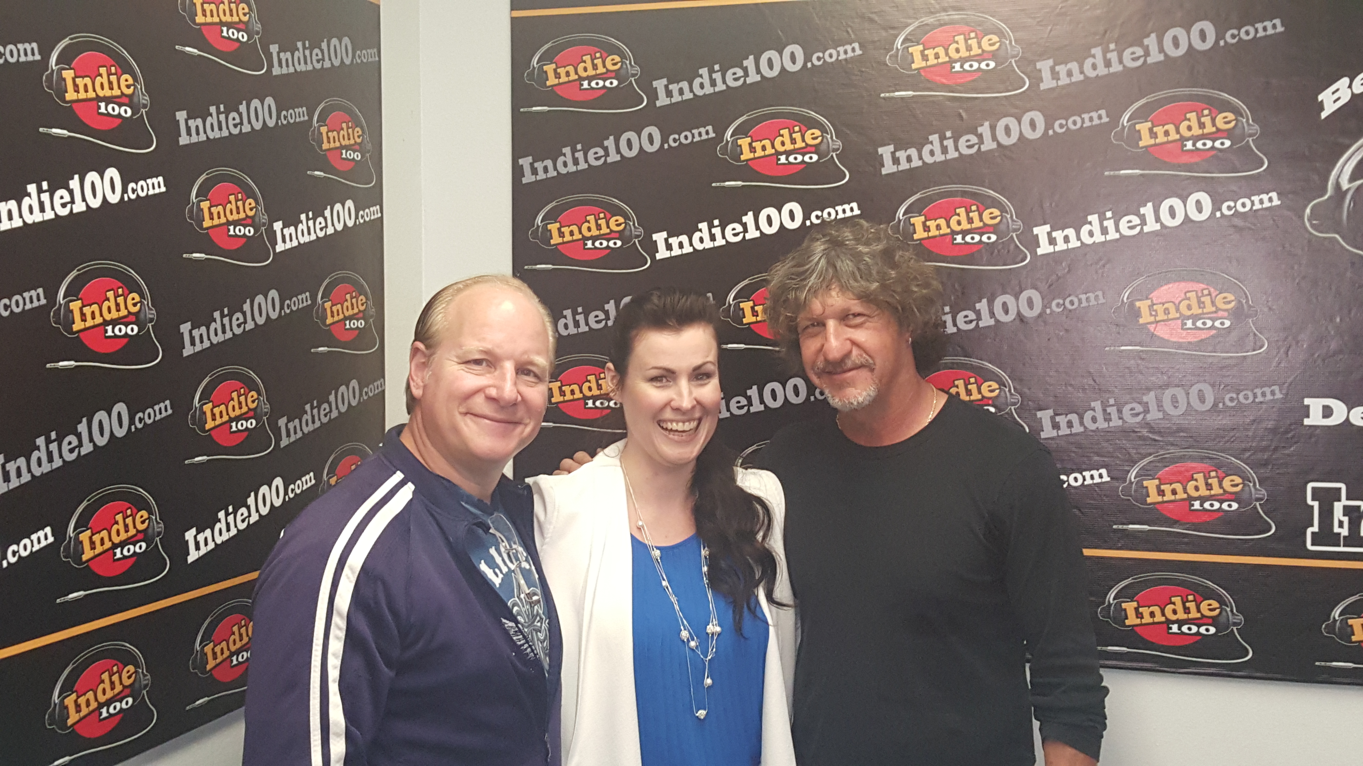 Carmen im Radiostudio